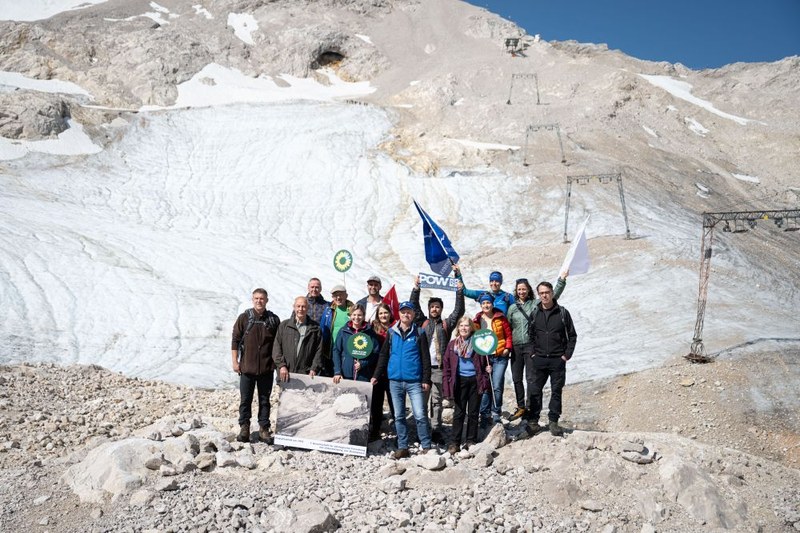 Gletschergipfel auf der Zugspitze: Die Bündnispartner:innen fordern mehr Klimaschutz. © Lukas Barth-Tuttas