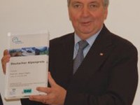 Erster Deutscher Alpenpreis für Klaus Töpfer