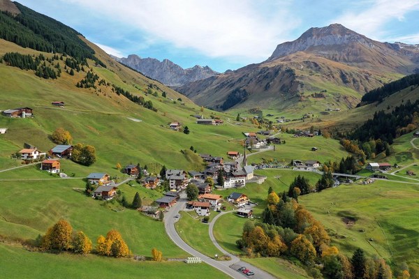 Mountaineering villages: from the Western Alps to the Mediterranean Sea