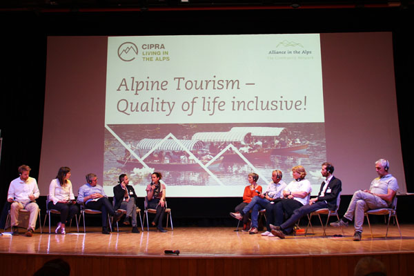 Tourism: two sides of the same coin