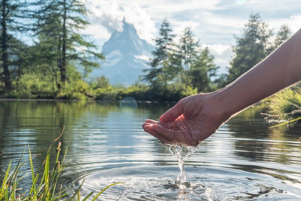 H2O : un bien précieux, puissant et vulnérable