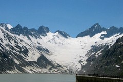 Des polluants libérés par la fonte des glaciers