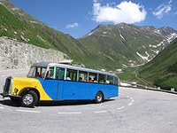 En car vers les sommets