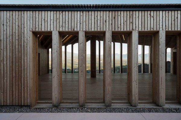 En quête de restructurations et constructions pionnières