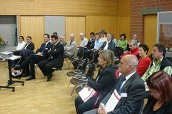 Serie di seminari internazionali "Diffondere il sapere - collegare le persone" Le nuove tecnologie valorizzano la cultura e le tradizioni locali