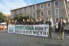 30 mila persone in piazza per difendere le Comunità montane
