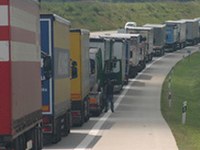 Tunnel del Monte Bianco: stop ai veicoli pesanti