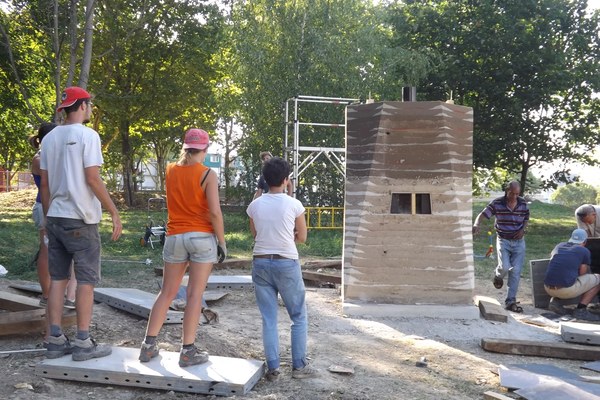 Giovani in cantiere: la terra cruda