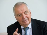 "Samo čakati na čudežno novo dinamiko ni dovolj"