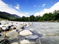 Alpske reke, stisnjene v oklep