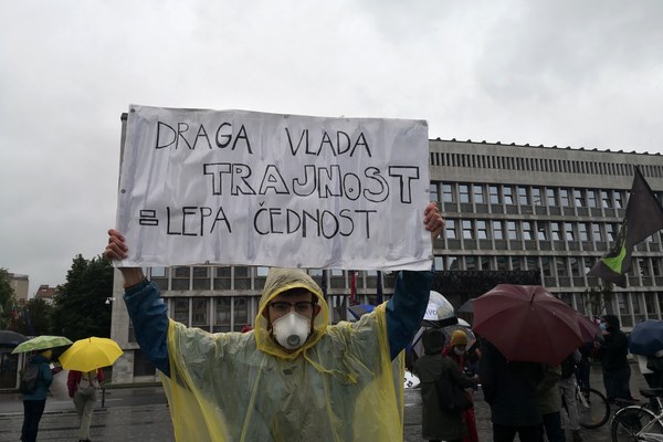 Nevladne organizacije in ljubitelji narave v Sloveniji opozarjajo: »Narave ne damo!«