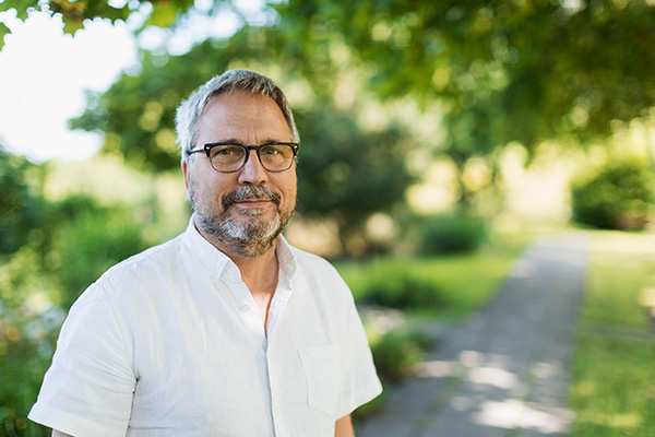 Stališče: Ogenj naj bo namenjen medsebojni solidarnosti in ne razplamtevanju strahu in sovraštva