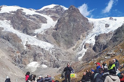 Umirajočim ledenikom v slovo