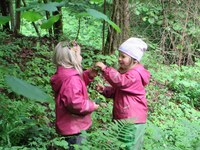 Z blatnimi čevlji do nasmehov