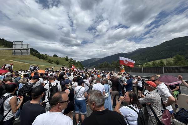 Zmanjšanje tranzitnega prometa: protest na cesti čez prelaz Brenner pošilja jasno sporočilo