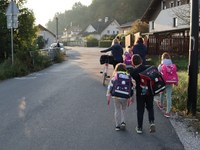 Podprimo otroke – Pešbus in Bicivlak vabita!